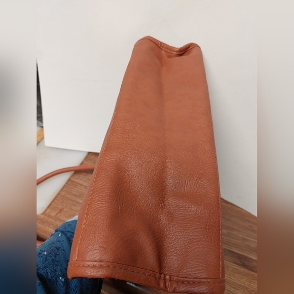 Atmosphere Butterscotch Quilted Tote Bag - Picture 4 of 12